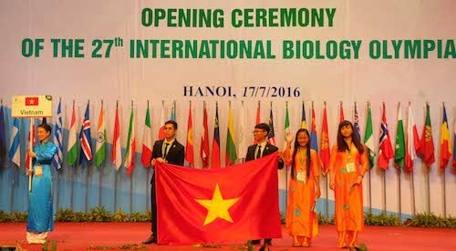 Vietnamese delegation at 27th International Biology Olympiad (Source: vnexpress.net)
